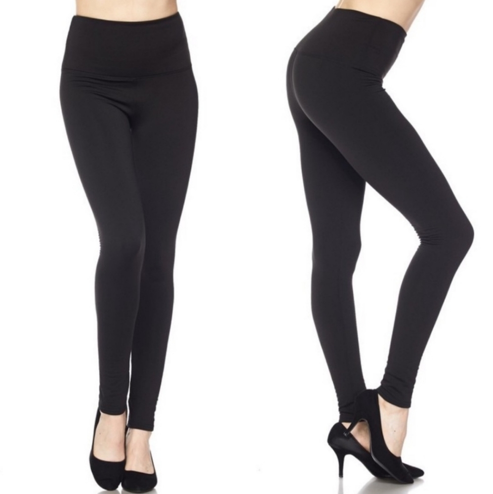 NWT black leggings small to large/one size fits all. Super strtchy and soft.
